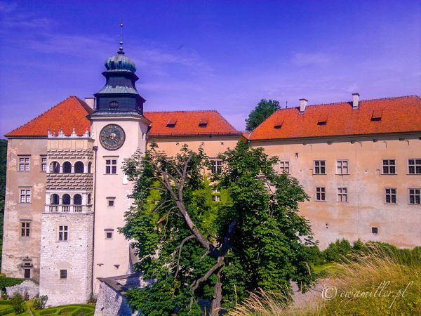 Pieskowa Skala Castle